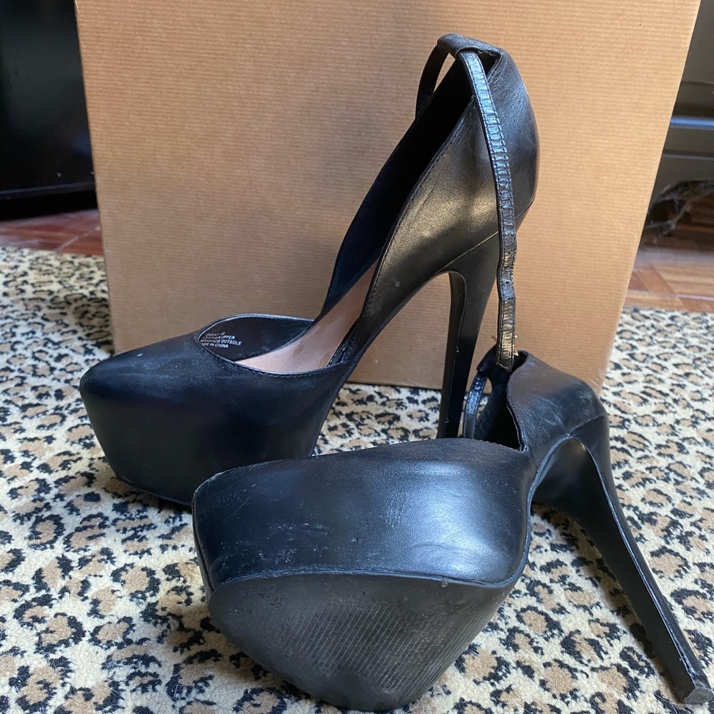 Steven Madden pumps with straps